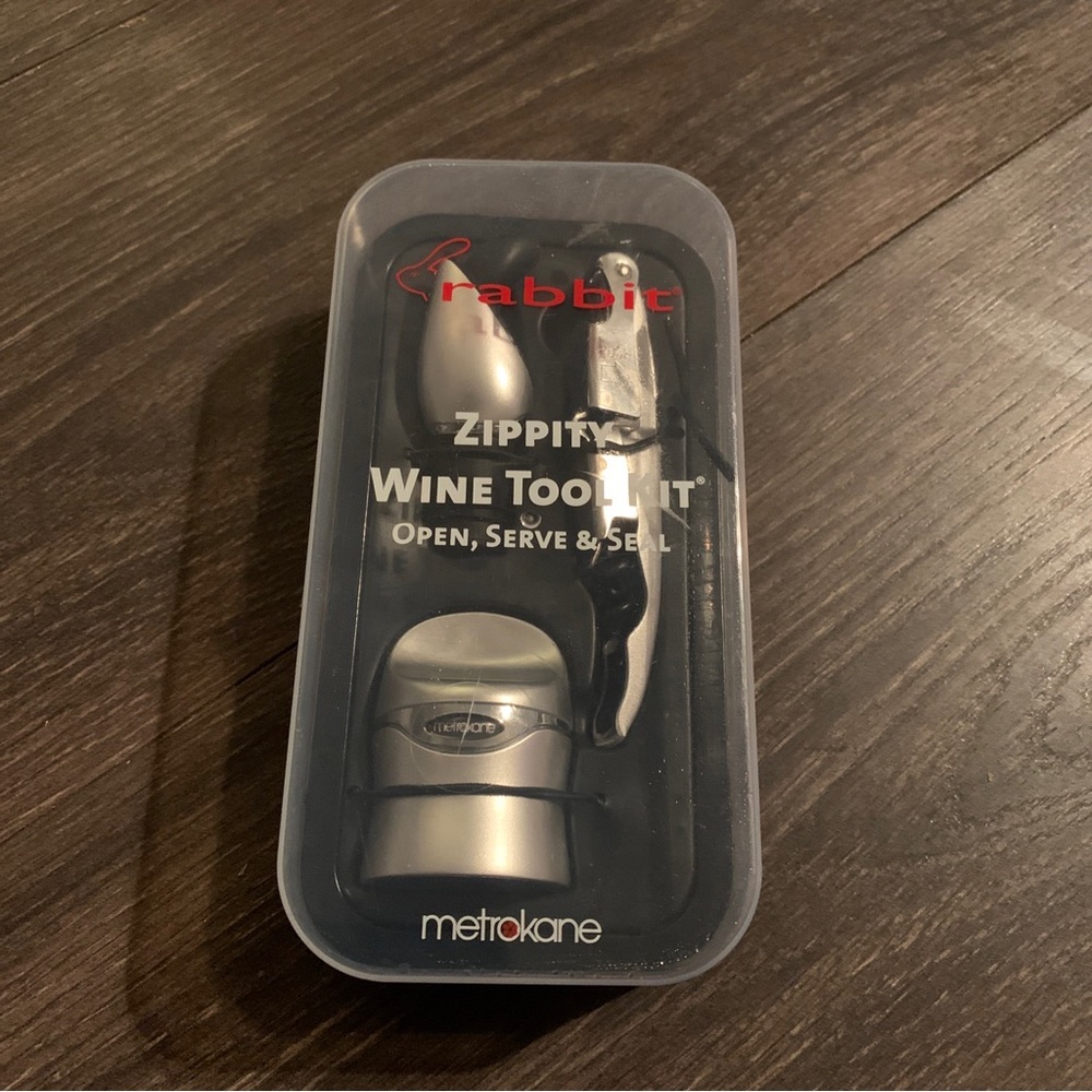 Rabbit Zippity Wine Tool Kit NWOT